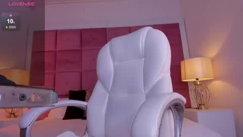 Snapshot of alanah_connors chatting on September 15, 12:46 pm alanah_connors online show from September 15, 12:46 pm