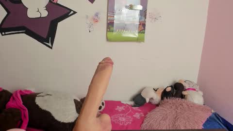 Snapshot of alanalois_ chatting on September 28, 5:25 am ALANA Please follow me online show from September 28, 5:25 am