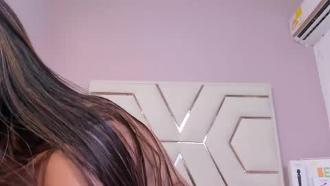 alanarousse_ online show from May 22, 12:25 pm