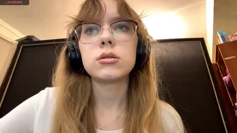 Stella online show from October 13, 2:42 pm