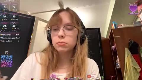 Stella online show from October 11, 2:42 pm