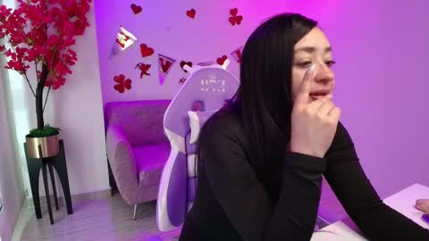 Alanna  online show from February 18, 3:38 am