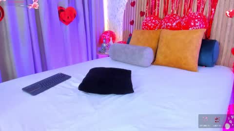 Snapshot of alanna_hank chatting on February 15, 1:31 am Alanna online show from February 15, 1:31 am