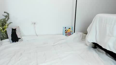 Snapshot of alannarusselll chatting on February 22, 8:48 pm Alanna Cute Russell online show from February 22, 8:48 pm