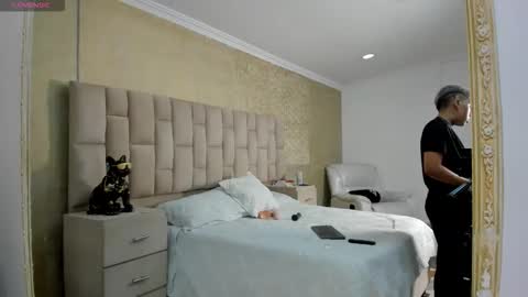 Snapshot of alanred_ chatting on October 12, 6:32 pm alanred_ online show from October 12, 6:32 pm