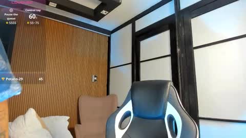 Snapshot of alanred_ chatting on October 15, 11:07 pm alanred_ online show from October 15, 11:07 pm