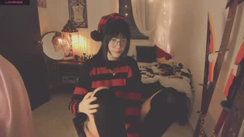 Snapshot of alaskagrace chatting on December 3, 3:29 am Alaska Grace       online show from December 3, 3:29 am