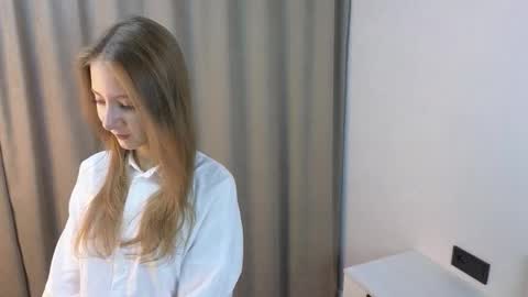 Lola online show from October 24, 4:19 am