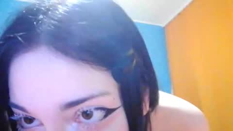 Snapshot of alberthamazierski chatting on October 4, 4:33 pm Im Katrina online show from October 4, 4:33 pm