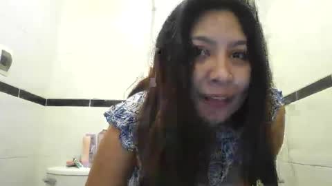 ale_leal online show from November 9, 9:00 pm