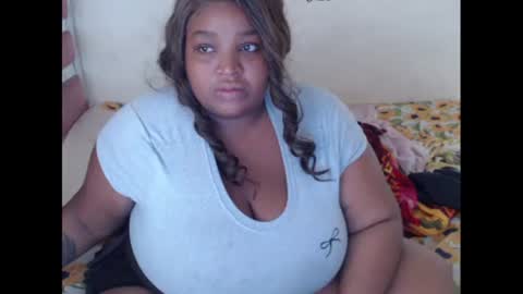 aleeinvein1 online show from May 9, 5:59 pm