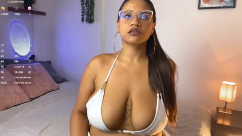 Snapshot of aleiascott chatting on September 20, 12:43 am Aleia online show from September 20, 12:43 am