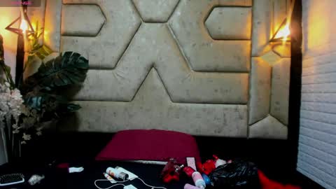 aleja__slav3 online show from April 15, 9:37 pm