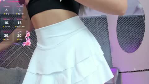 aleja_bloom online show from July 28, 11:39 am