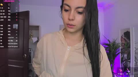 Snapshot of alejaa___ chatting on February 10, 11:25 am Alejandra online show from February 10, 11:25 am