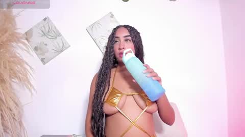 Snapshot of alejaa_queen chatting on September 18, 9:35 pm aleja online show from September 18, 9:35 pm