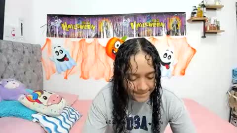 Snapshot of alejandra_evanss chatting on October 29, 3:22 am alejandra_evanss online show from October 29, 3:22 am