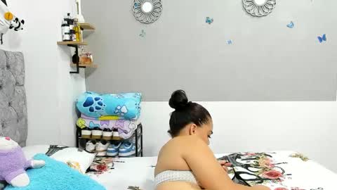 Snapshot of alejandra_evanss chatting on September 24, 2:32 am alejandra_evanss online show from September 24, 2:32 am