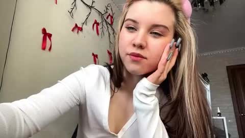 Kelly online show from April 29, 2:26 am