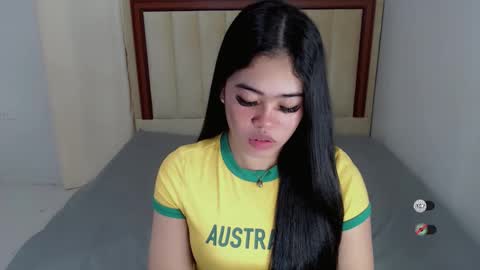 Snapshot of alesha_vibe_me chatting on October 16, 12:19 pm alesha_vibe_me online show from October 16, 12:19 pm