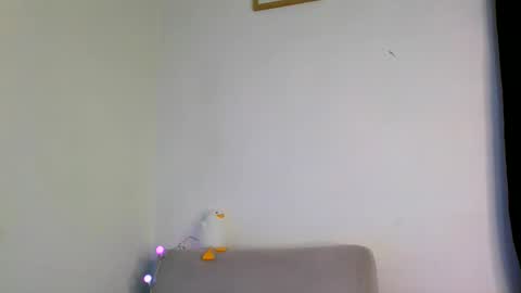 QUEEN OFF MILk  IM BACK  15 NOV online show from June 11, 12:54 am