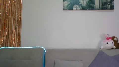 QUEEN OFF MILk  IM BACK  15 NOV online show from December 2, 11:51 pm