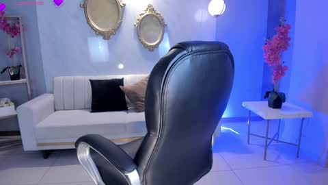 Snapshot of alessaromero chatting on January 28, 7:21 pm ALESSA ROMERO online show from January 28, 7:21 pm