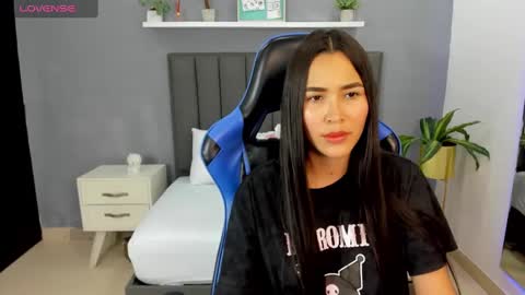 A L E S S I A online show from February 18, 8:04 pm