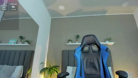 A L E S S I A online show from April 18, 8:09 pm