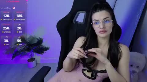 Ale online show from July 22, 8:32 pm