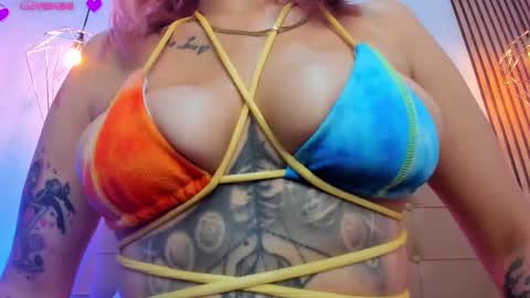 Snapshot of alesziarose chatting on September 30, 10:36 pm Aleszia online show from September 30, 10:36 pm
