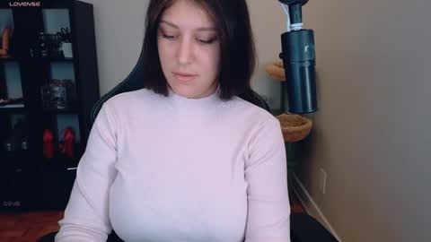 Snapshot of alexa_dream chatting on September 14, 1:36 am dont be afraid to click social media link its working just click on that online show from September 14, 1:36 am