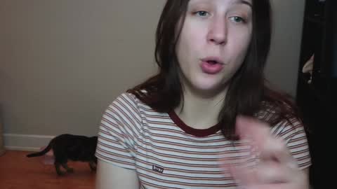 Snapshot of alexa_dream chatting on January 3, 1:16 am dont be afraid to click social media link its working just click on that online show from January 3, 1:16 am