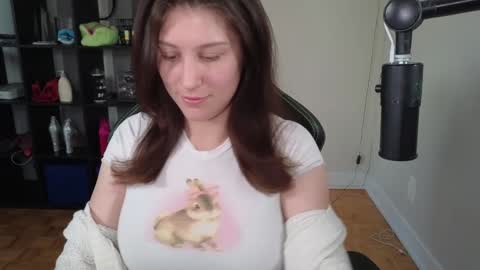 Snapshot of alexa_dream chatting on October 16, 10:12 pm dont be afraid to click social media link its working just click on that online show from October 16, 10:12 pm