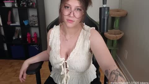 Snapshot of alexa_dream chatting on September 26, 1:25 am dont be afraid to click social media link its working just click on that online show from September 26, 1:25 am