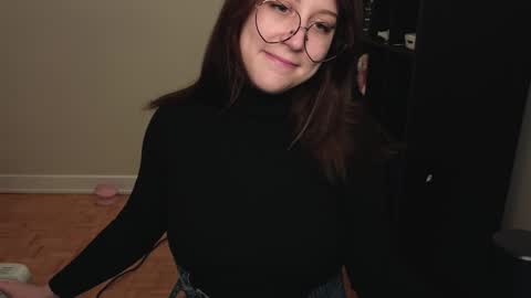 Snapshot of alexa_dream chatting on December 25, 11:31 pm dont be afraid to click social media link its working just click on that online show from December 25, 11:31 pm
