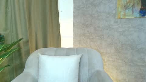 Snapshot of alexa_foxx27 chatting on October 13, 7:49 pm alexa_foxx27 online show from October 13, 7:49 pm