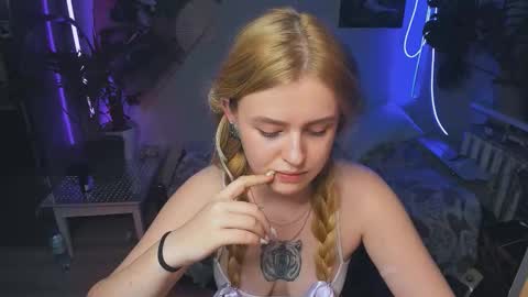 Snapshot of alexa_pirs chatting on September 26, 5:10 pm alexa_pirs online show from September 26, 5:10 pm