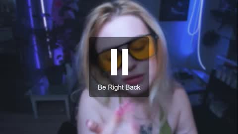 Snapshot of alexa_pirs chatting on October 8, 9:41 pm alexa_pirs online show from October 8, 9:41 pm