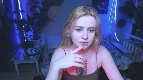 Snapshot of alexa_pirs chatting on October 14, 12:35 am alexa_pirs online show from October 14, 12:35 am
