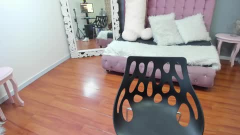Snapshot of alexa_price_ chatting on October 22, 8:14 pm alexa_price_ online show from October 22, 8:14 pm