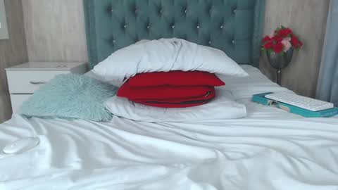 Snapshot of alexa_roussee chatting on January 17, 8:34 am Alexa online show from January 17, 8:34 am