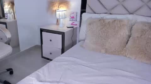 alexa_tobar online show from March 27, 8:09 pm