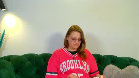 AlexaAvery online show from May 16, 10:36 am