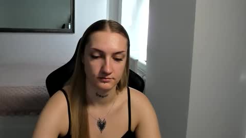 Snapshot of alexafragile chatting on September 26, 1:31 pm Alexa online show from September 26, 1:31 pm