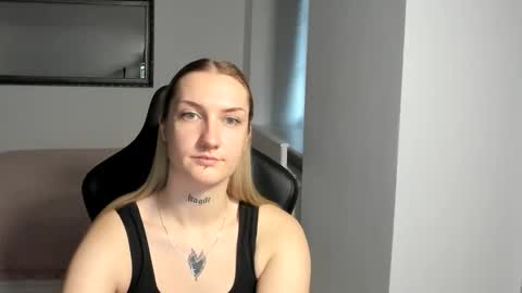Snapshot of alexafragile chatting on October 1, 2:11 pm Alexa online show from October 1, 2:11 pm