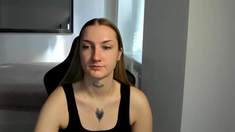 Snapshot of alexafragile chatting on September 29, 11:26 am Alexa online show from September 29, 11:26 am