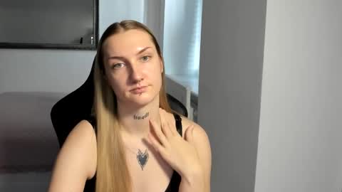 Snapshot of alexafragile chatting on October 10, 12:32 pm Alexa online show from October 10, 12:32 pm