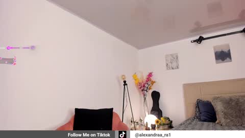 Snapshot of alexandra_ra1 chatting on January 22, 10:06 pm Alexandra Rodriguez online show from January 22, 10:06 pm