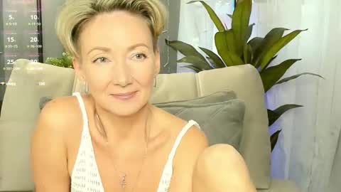 Snapshot of alexandrafix chatting on September 12, 1:18 pm Alexandra online show from September 12, 1:18 pm